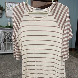 Striped 3/4 sleeve shirt